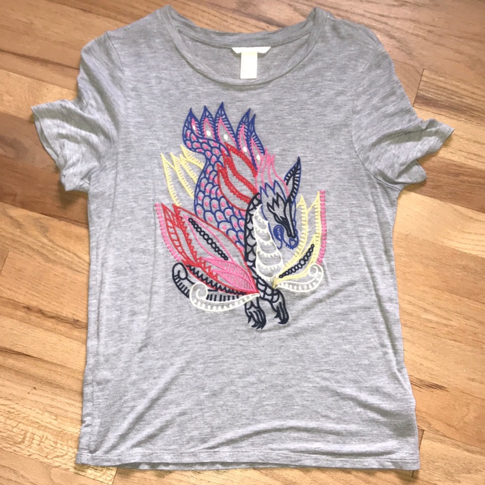 H&M embroidered tee 🐉